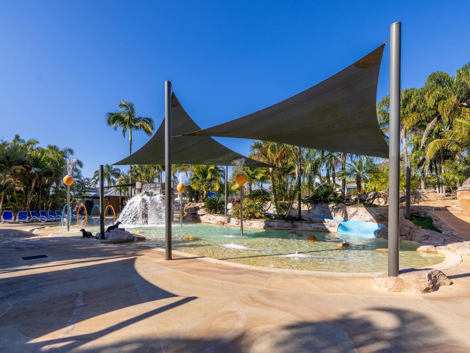 Nrma Blue Dolphin Yamba Holiday Resort Exteriör bild