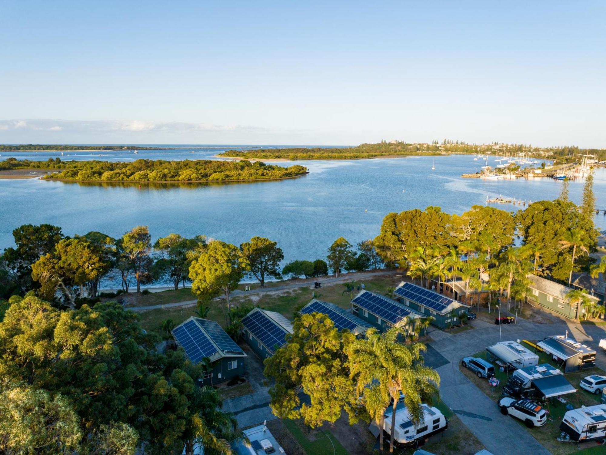 Nrma Blue Dolphin Yamba Holiday Resort Exteriör bild