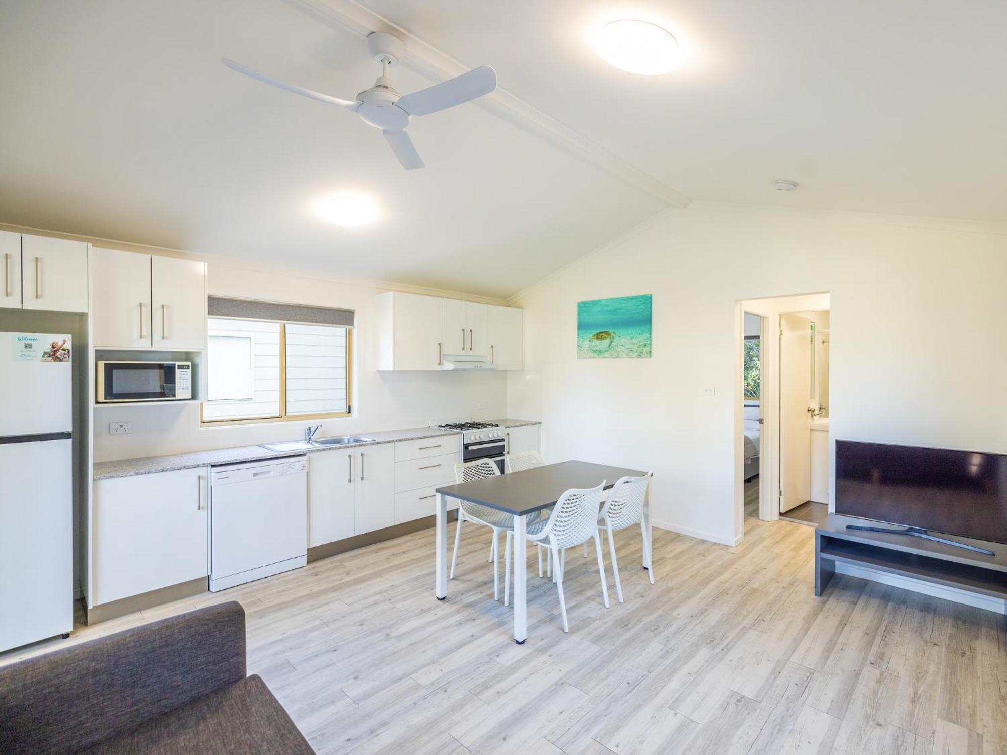 Nrma Blue Dolphin Yamba Holiday Resort Rum bild