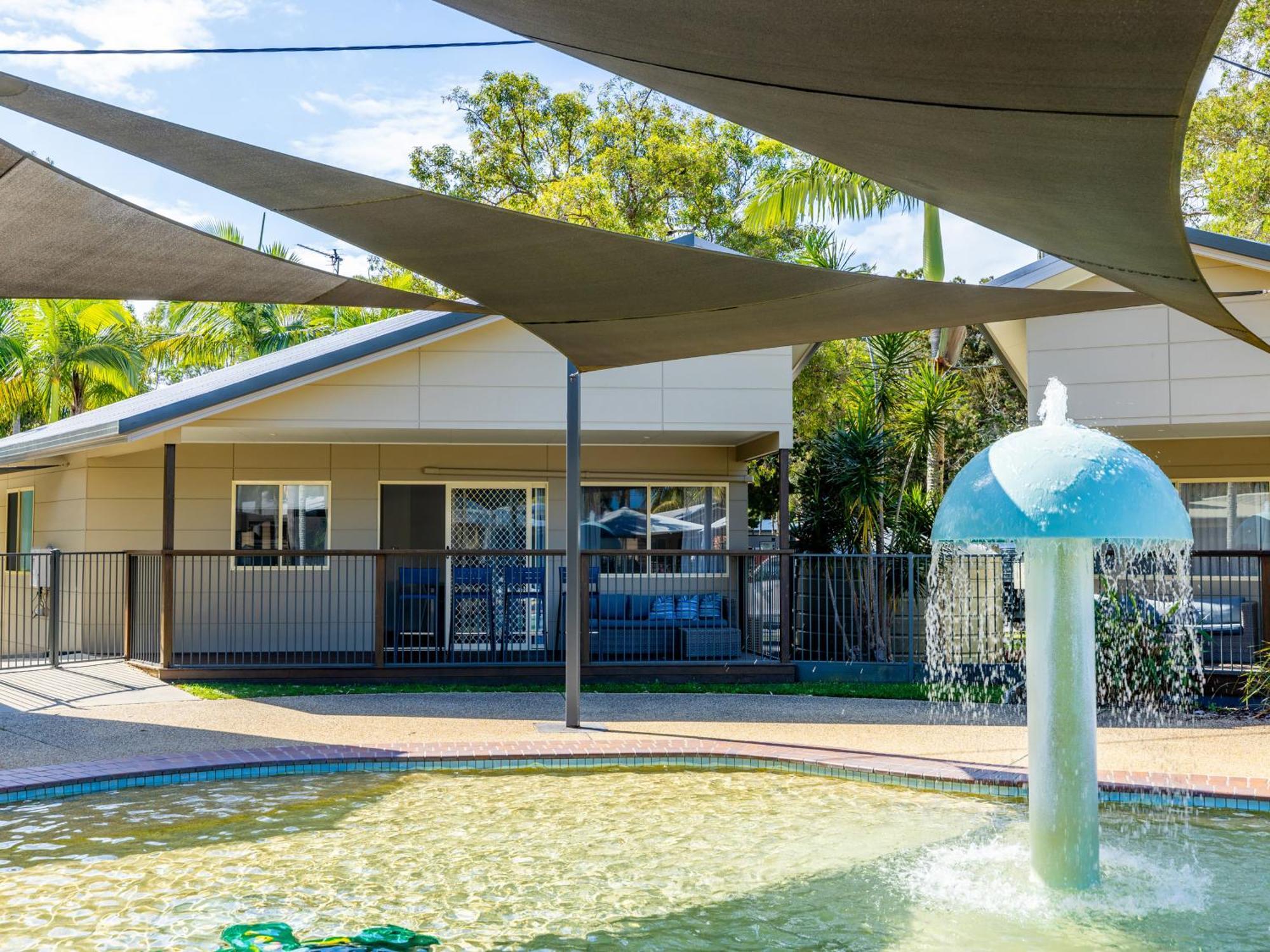 Nrma Blue Dolphin Yamba Holiday Resort Rum bild