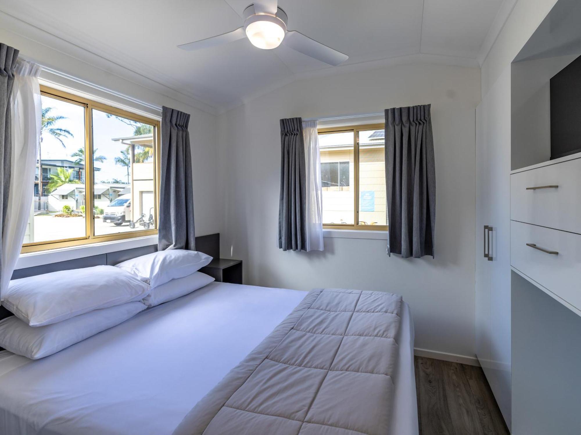 Nrma Blue Dolphin Yamba Holiday Resort Rum bild
