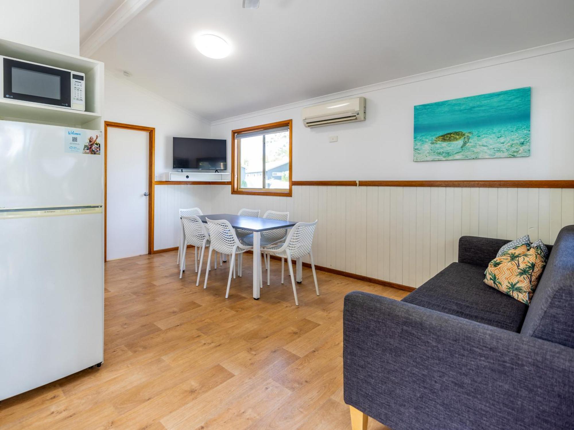 Nrma Blue Dolphin Yamba Holiday Resort Rum bild