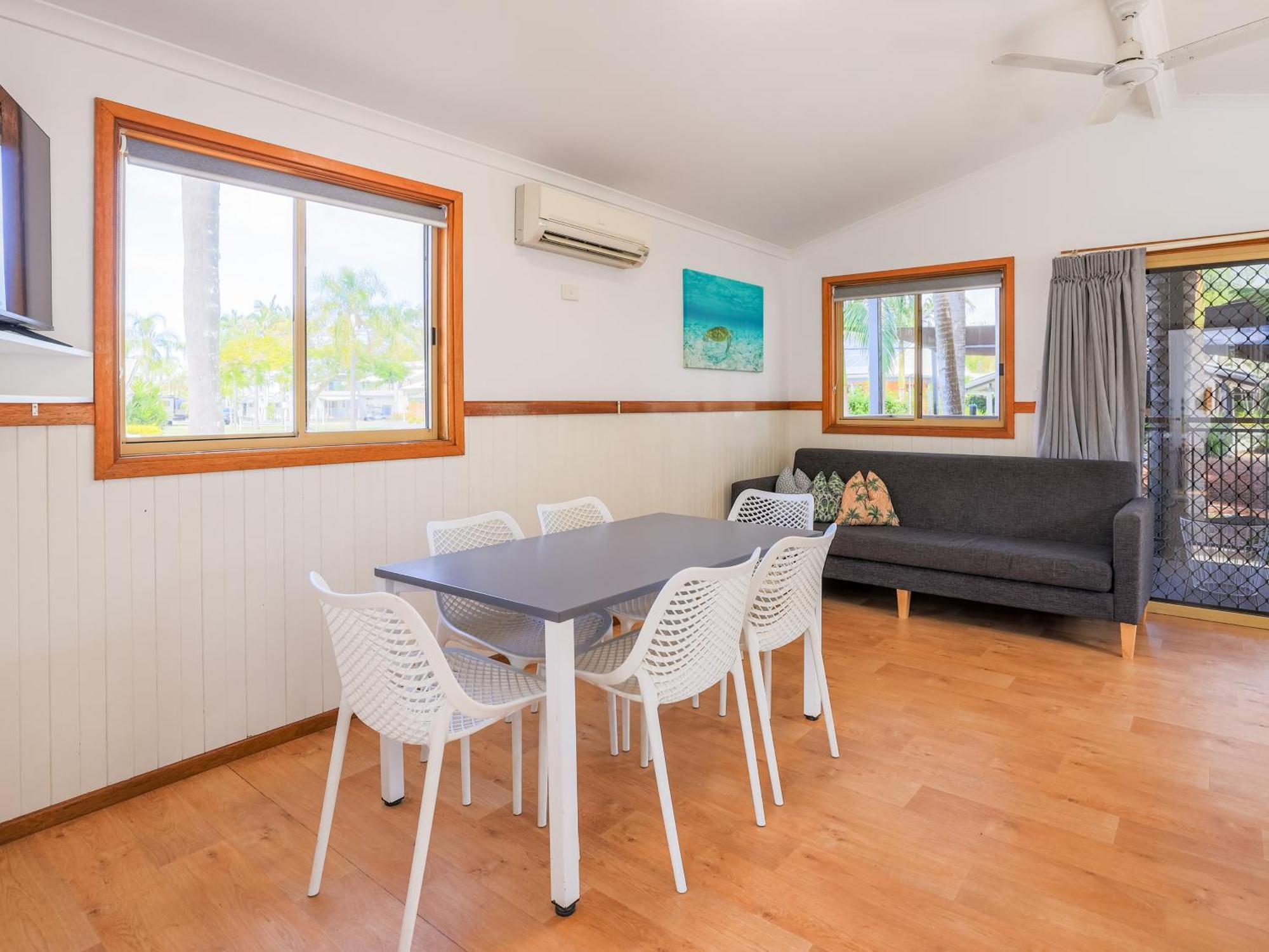 Nrma Blue Dolphin Yamba Holiday Resort Rum bild
